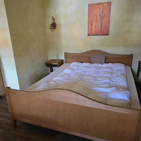 Neukirchner Hof Bed & Breakfast 3*