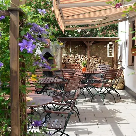 Hotel Neukirchner Hof 3*